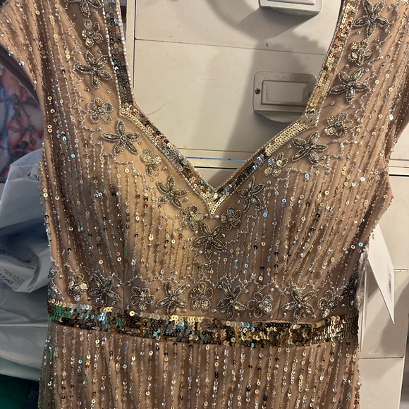 (320) ❤️ BNWT MAC DUGGAL
Sweetheart Neckline Beaded Sequin Column Gown #9089 - Picture 4 of 9